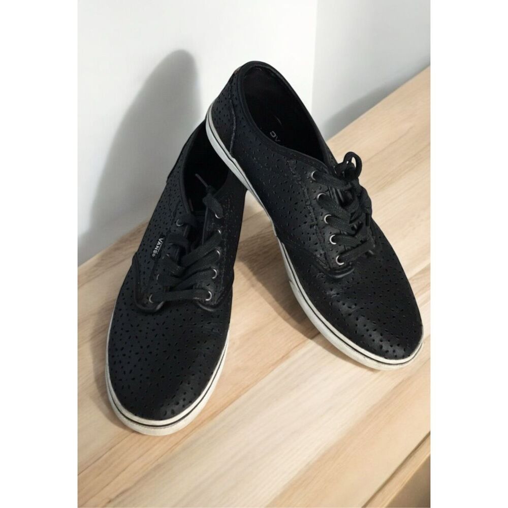 Vans Skate Shoes Sneakers Lace Up Perforated Black Leather Unisex/Womens Sz 7,5
